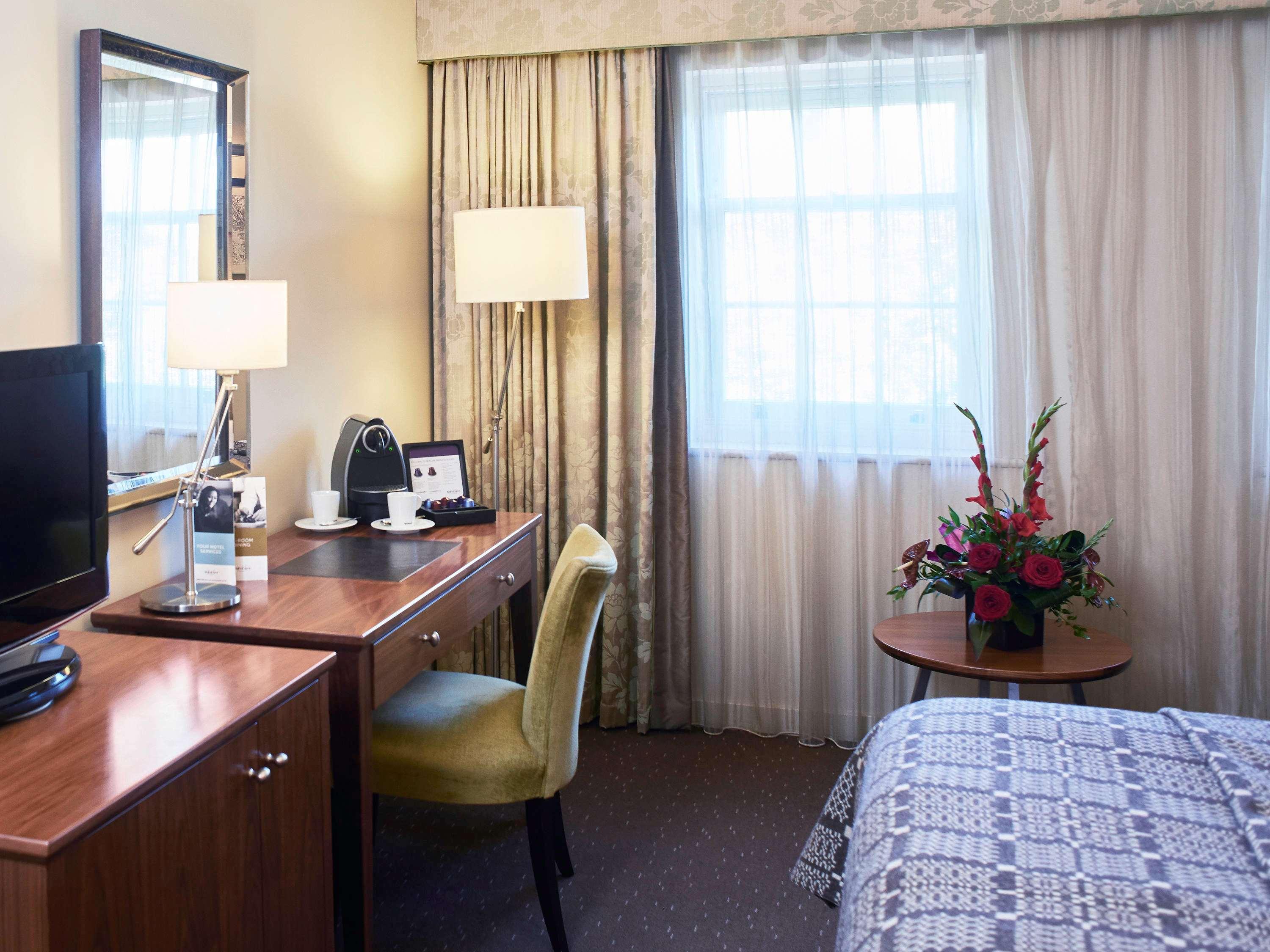 Mercure Exeter Southgate Hotel Экстерьер фото
